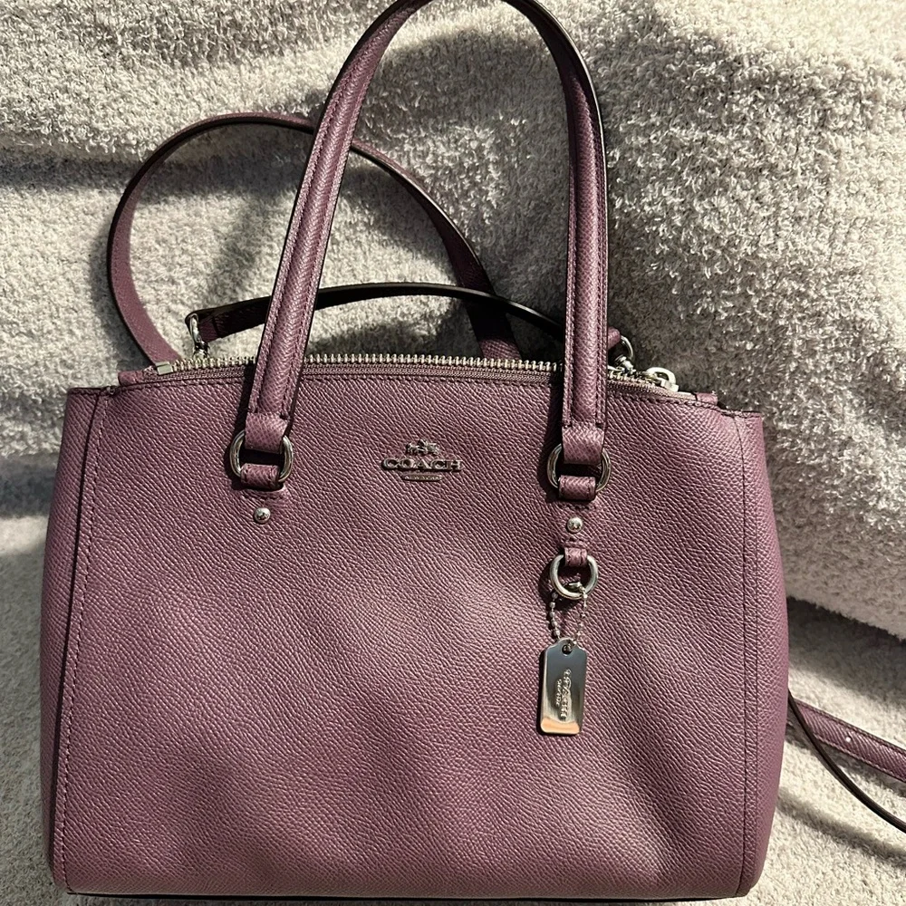 Coach - Picture 3 of 6